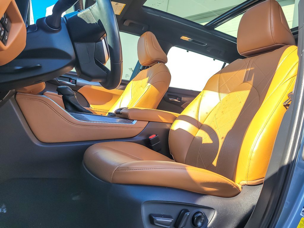 Used 2022 Toyota Highlander Platinum image 7