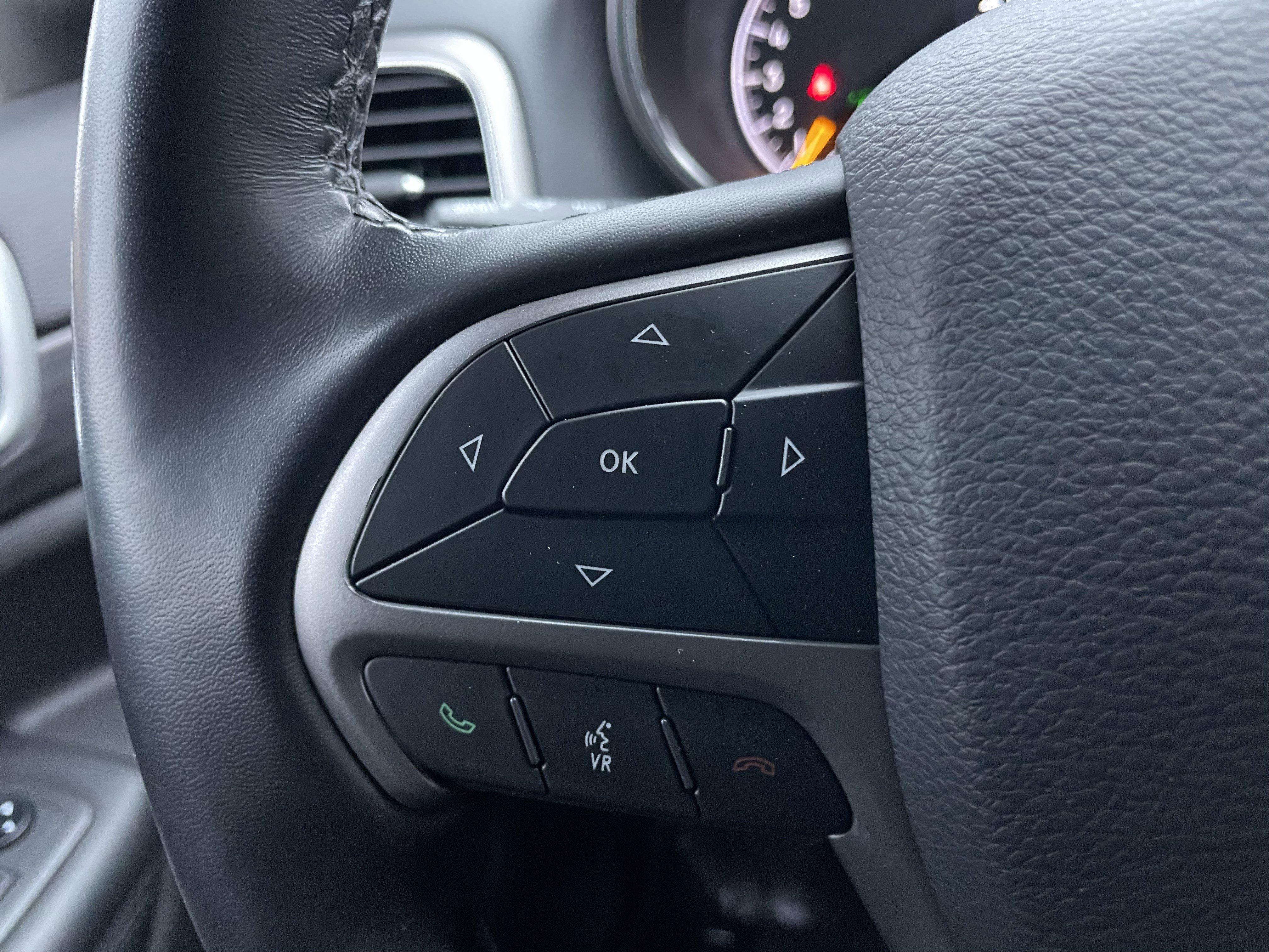 Used 2021 Jeep Grand Cherokee Laredo X image 23