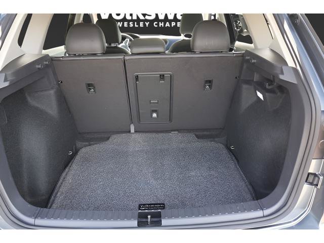 Certified 2024 Volkswagen Taos SE w/ Panoramic Sunroof Package FWD image 19