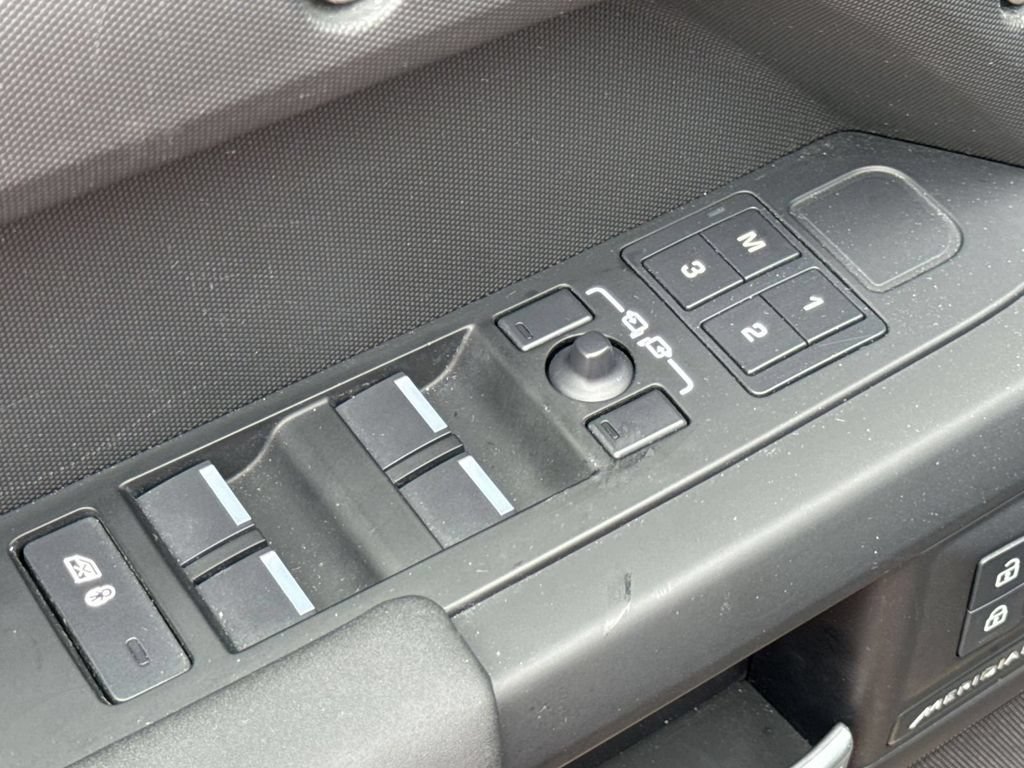 Used 2025 Land Rover Defender 110 S AWD/4WD image 16