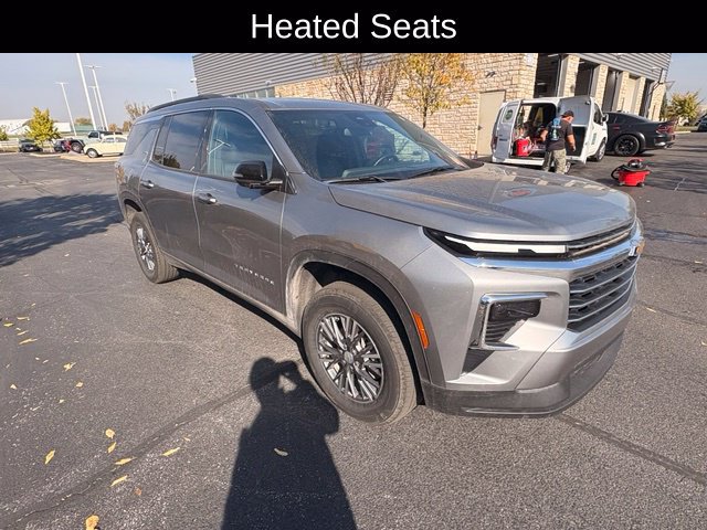 Used 2026 Chevrolet Traverse LT AWD/4WD image 3