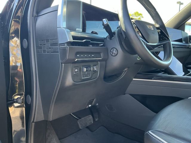 Used 2025 Cadillac Escalade Sport w/ LPO, ONYX Package AWD/4WD image 29