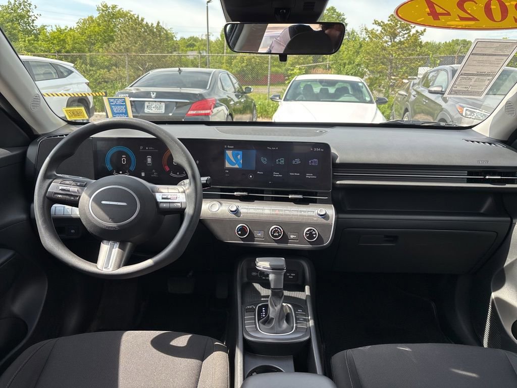 Used 2024 Hyundai Kona SE FWD image 16