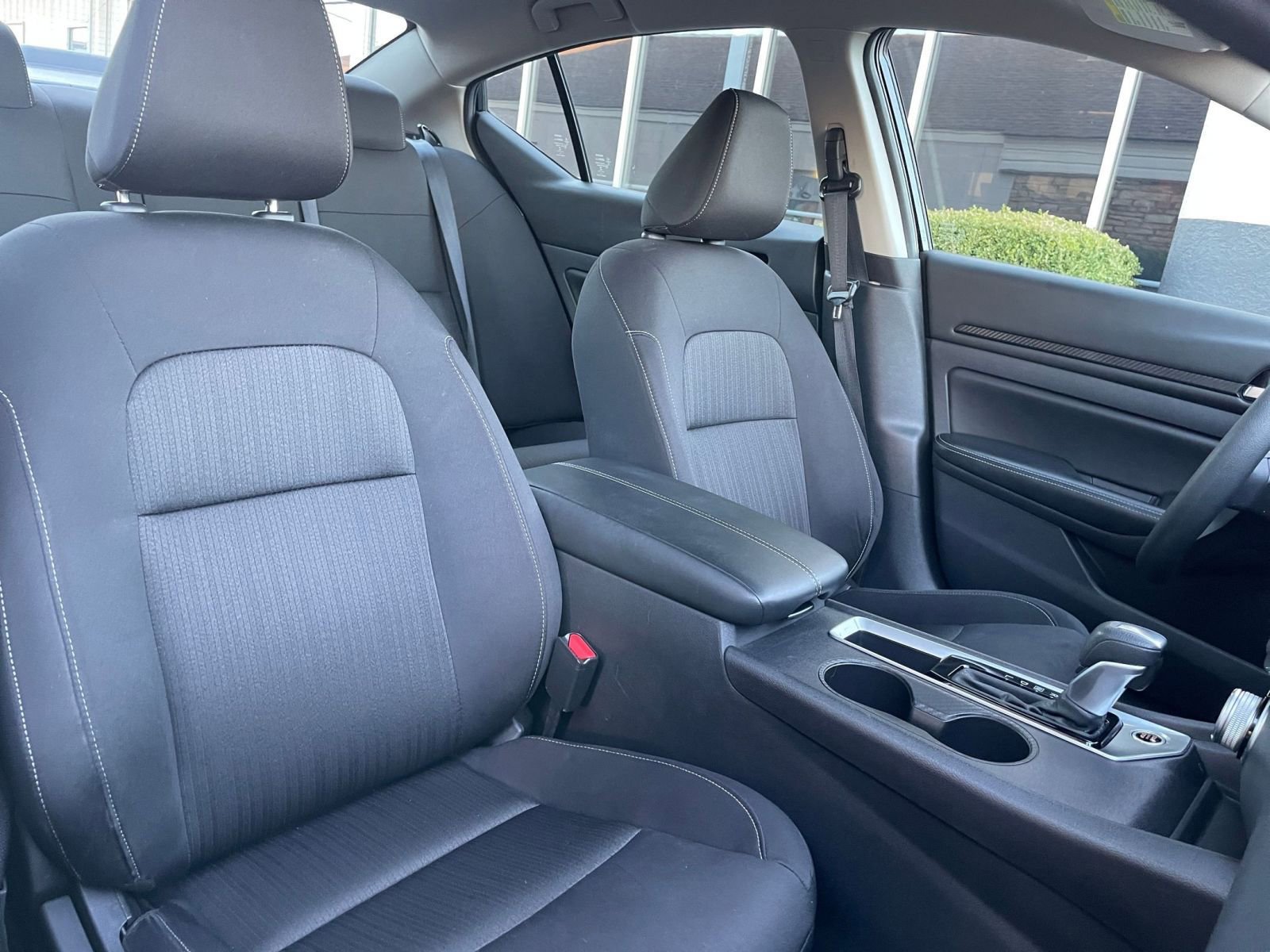 Used 2025 Nissan Altima 2.5 SV image 35