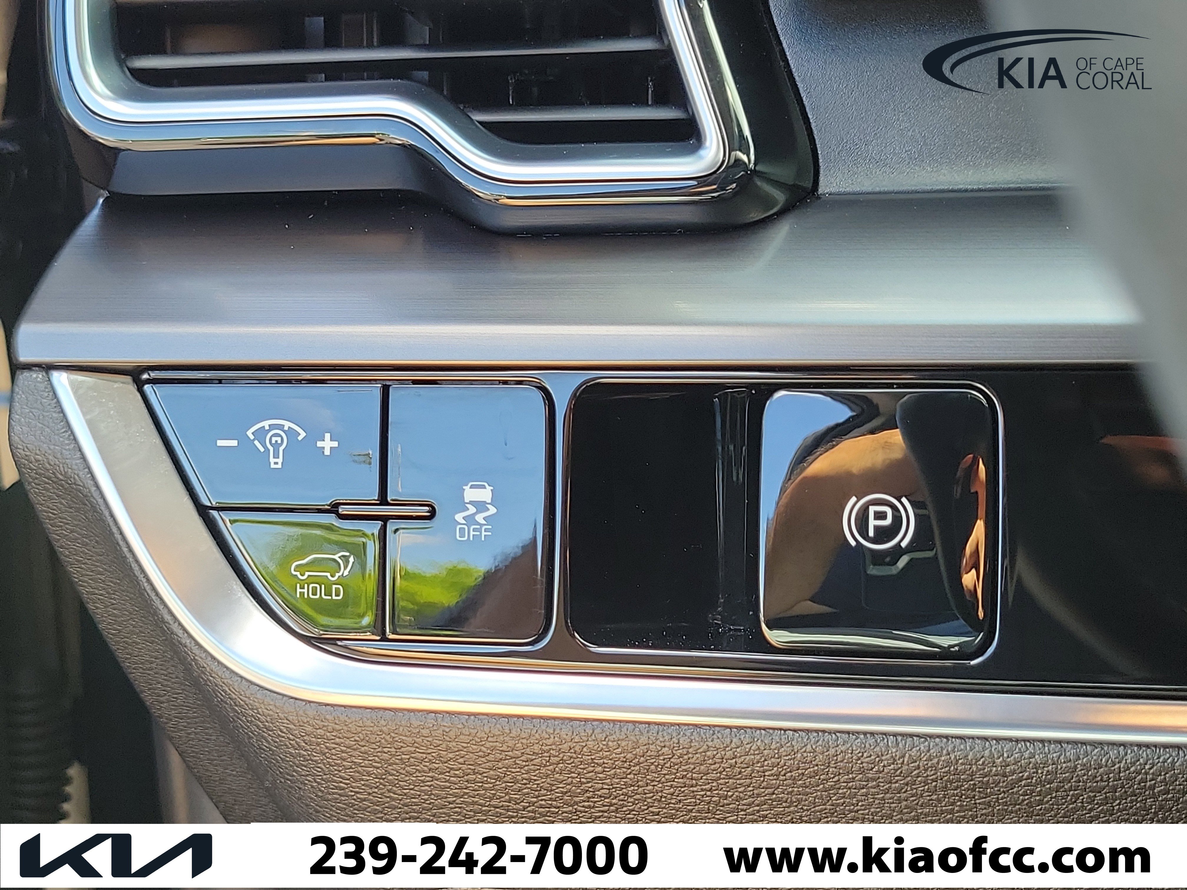 Certified 2025 Kia Sportage EX w/ Premium Package image 23