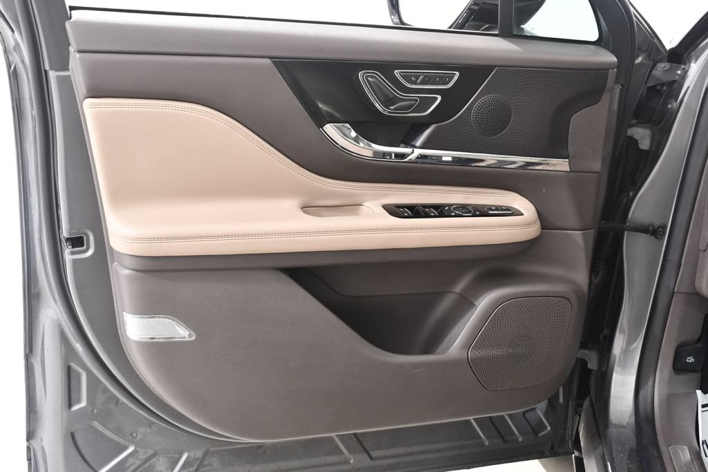Used 2024 Lincoln Corsair Grand Touring AWD/4WD image 23