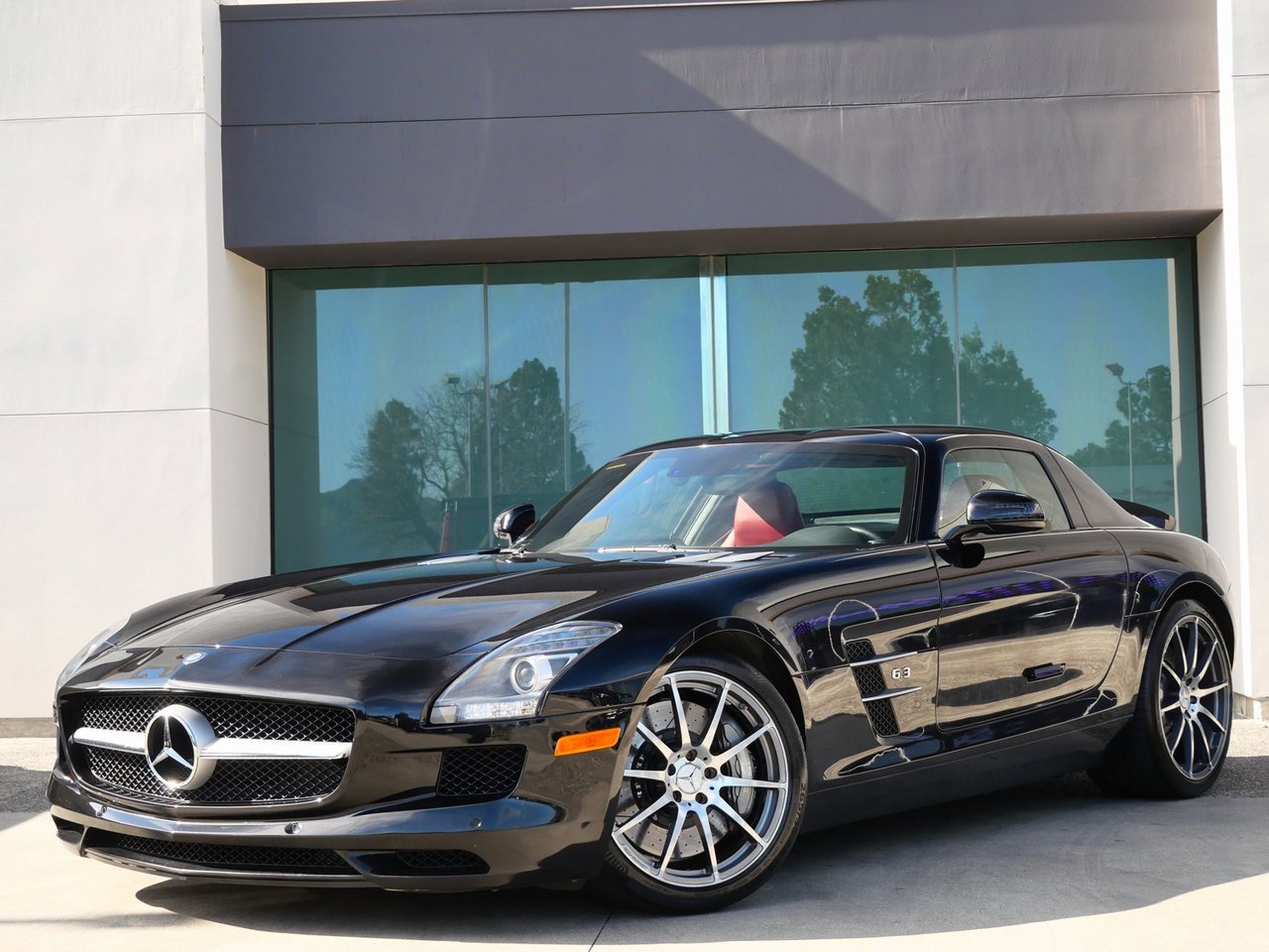 Used 2011 Mercedes-Benz SLS AMG Coupe image 3