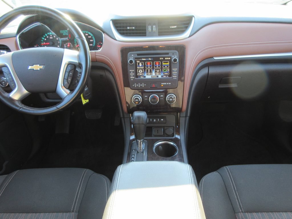 Certified 2017 Chevrolet Traverse LT FWD image 16