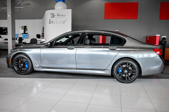 Used 2019 BMW 750i xDrive w/ M Sport Package AWD/4WD image 8
