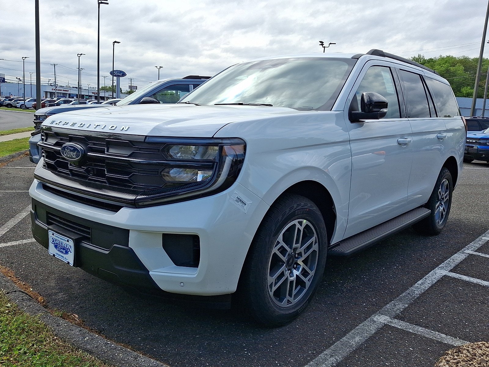 New 2026 Ford Expedition Active AWD/4WD image 3