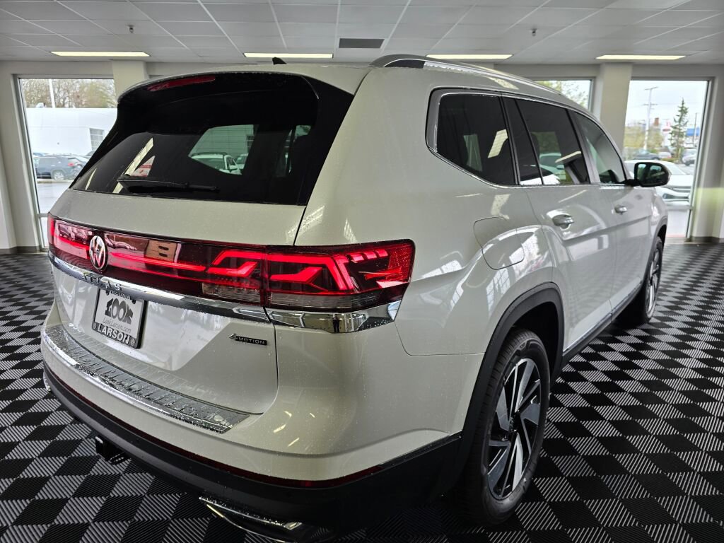 New 2025 Volkswagen Atlas Cross Sport SEL R-Line image 4