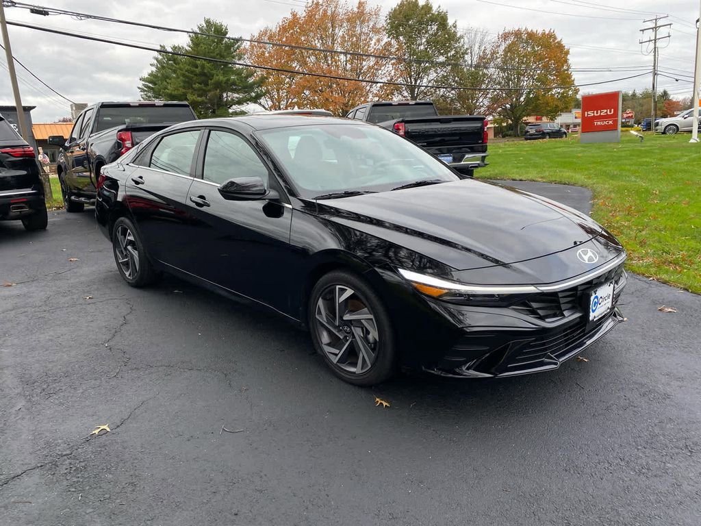 New 2025 Hyundai Elantra SEL w/ Cargo Package