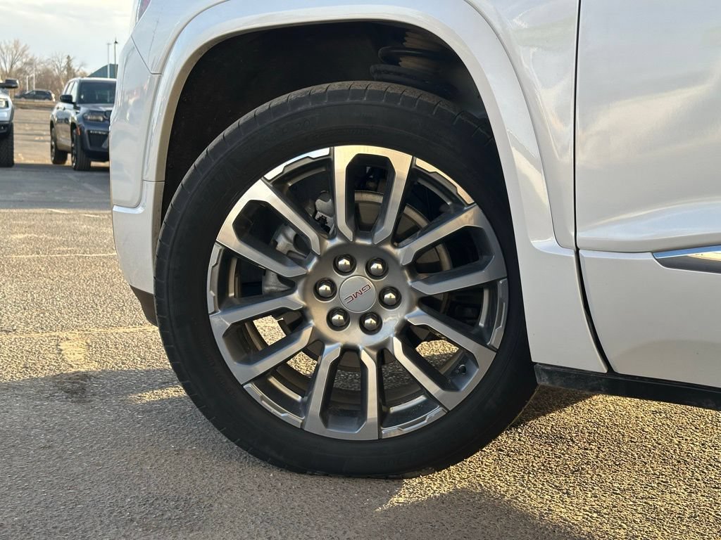 Used 2023 GMC Acadia Denali w/ Denali Ultimate Package AWD/4WD image 10