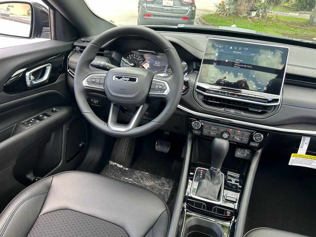 New 2025 Jeep Compass Latitude w/ Sun & Sound Group AWD/4WD image 10
