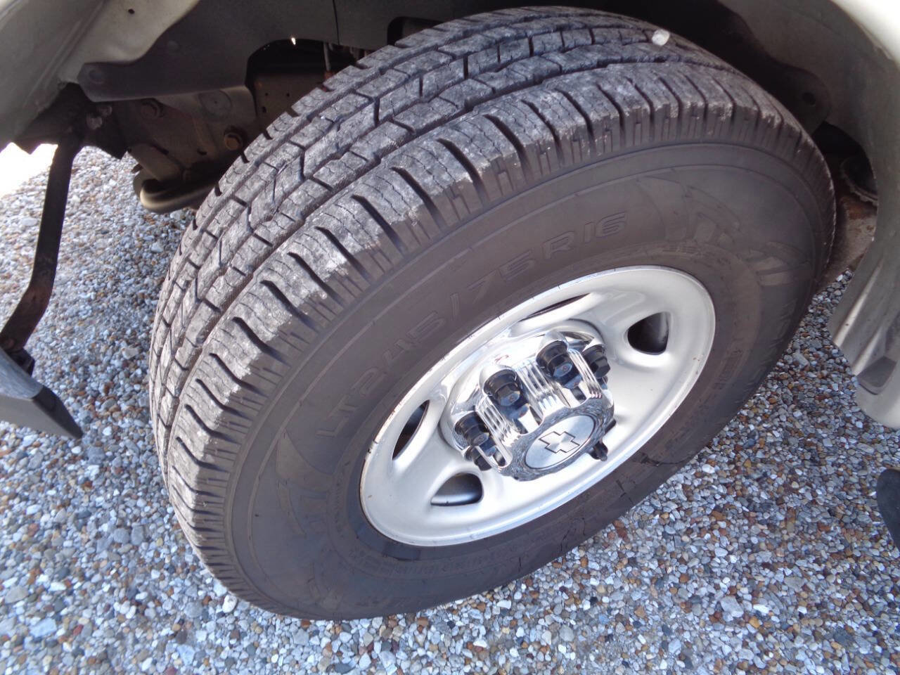 Used 2018 Chevrolet Express 2500 LT w/ LT Preferred Equipment Group RWD image 18