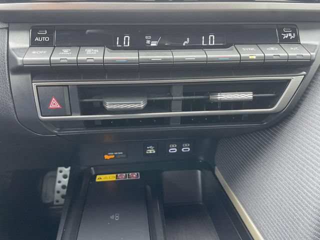 Used 2026 Toyota Camry SE FWD image 54