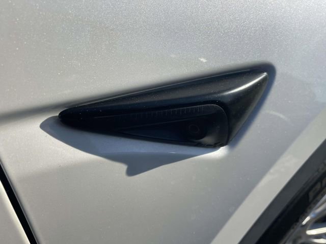 Used 2021 Tesla Model Y Long Range AWD/4WD image 14
