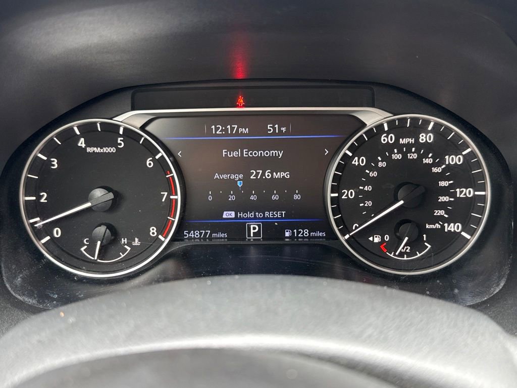 Used 2024 Nissan Altima 2.5 SV FWD image 2