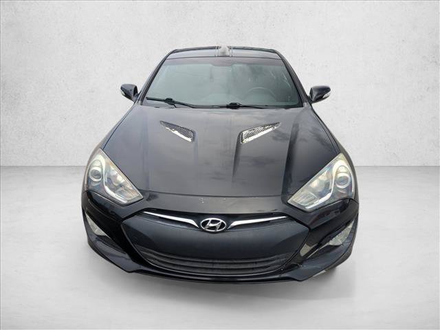 Used 2015 Hyundai Genesis 3.8 RWD image 2
