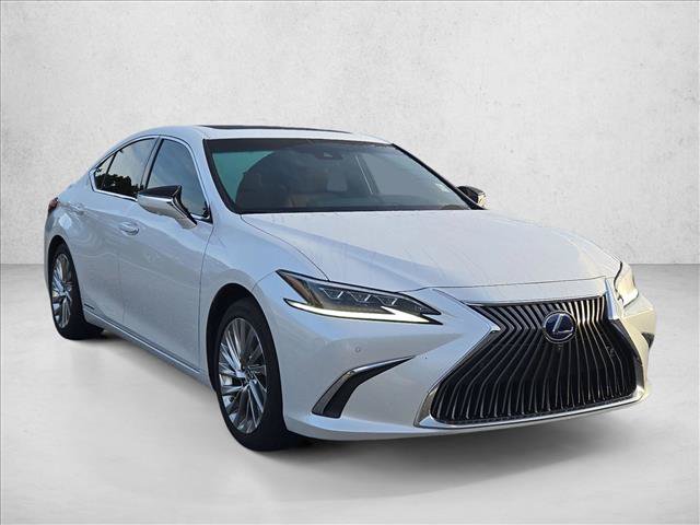 Used 2021 Lexus ES 300h Ultra Luxury w/ Accessory Package 2 FWD image 3