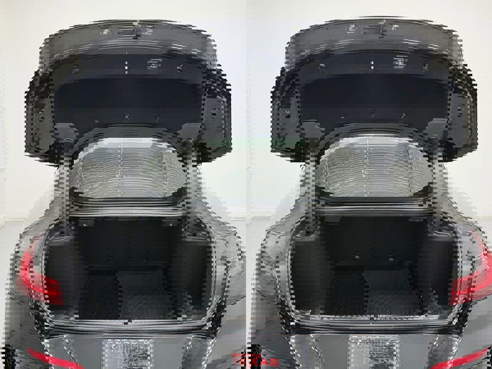 Used 2019 BMW M850i xDrive Coupe image 37