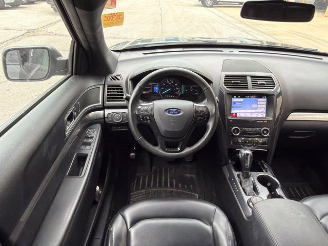 Used 2019 Ford Explorer XLT w/ Equipment Group 202A AWD/4WD image 17
