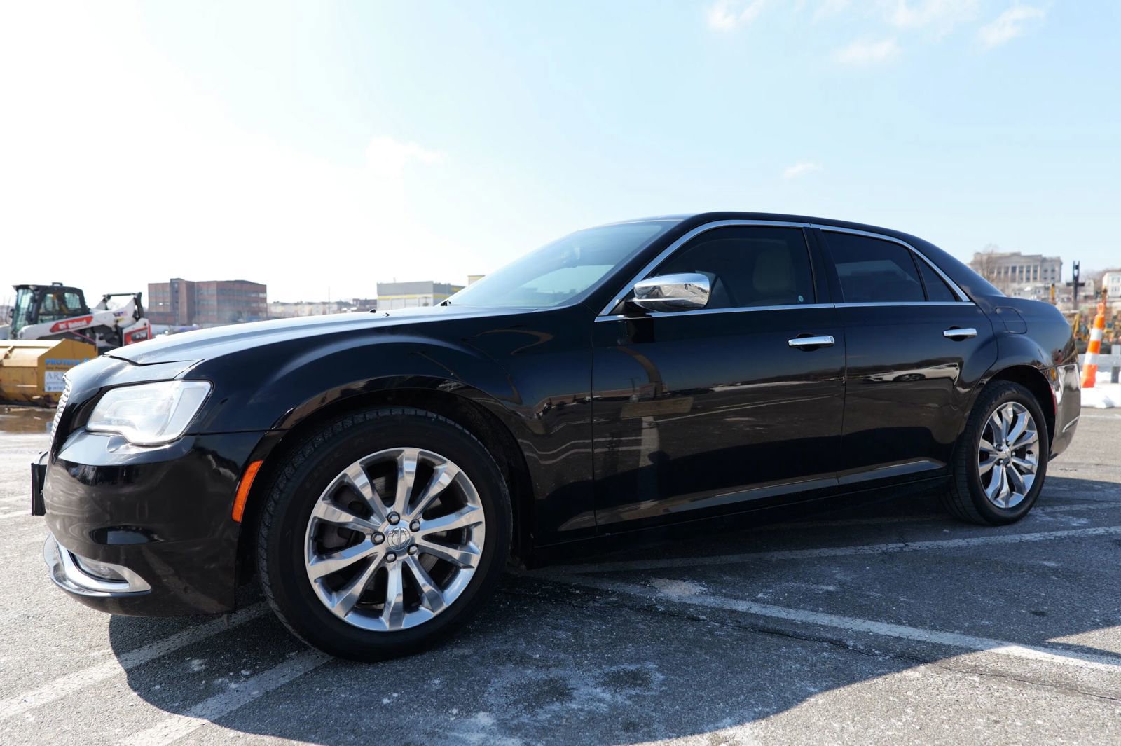 Used 2018 Chrysler 300 Limited image 4