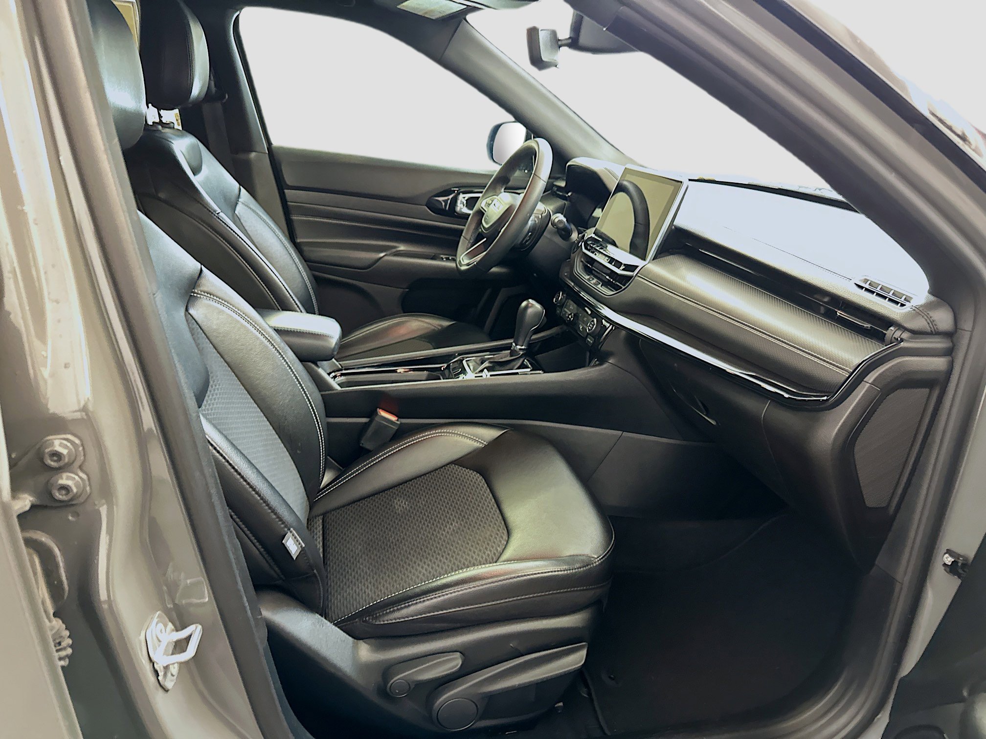 Used 2023 Jeep Compass Altitude image 31