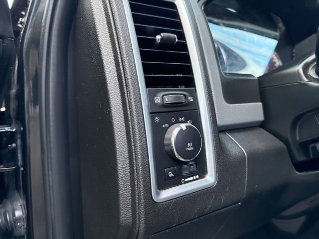 Used 2018 RAM 1500 Big Horn image 32