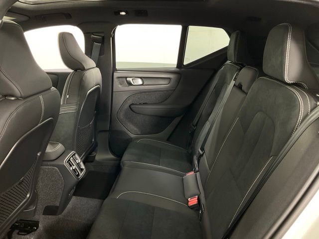 New 2026 Volvo XC40 B5 Ultra w/ Protection Package Premier image 34