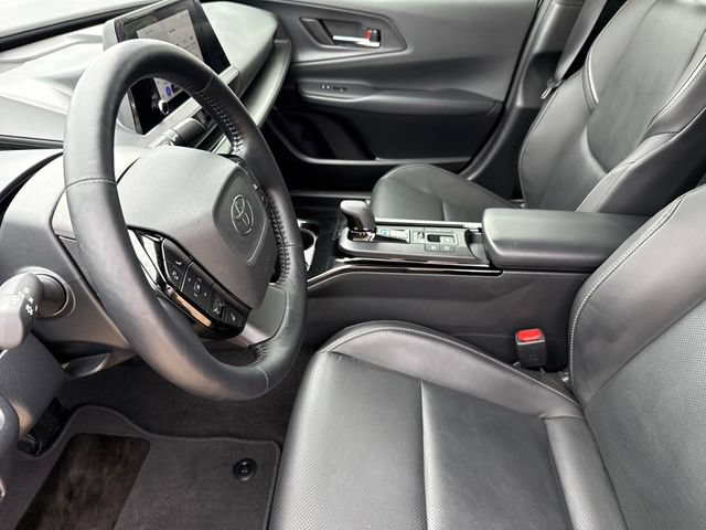Used 2025 Toyota Prius FWD image 16