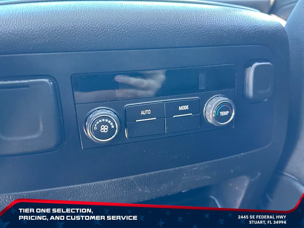 Used 2020 Chevrolet Suburban LT AWD/4WD image 33