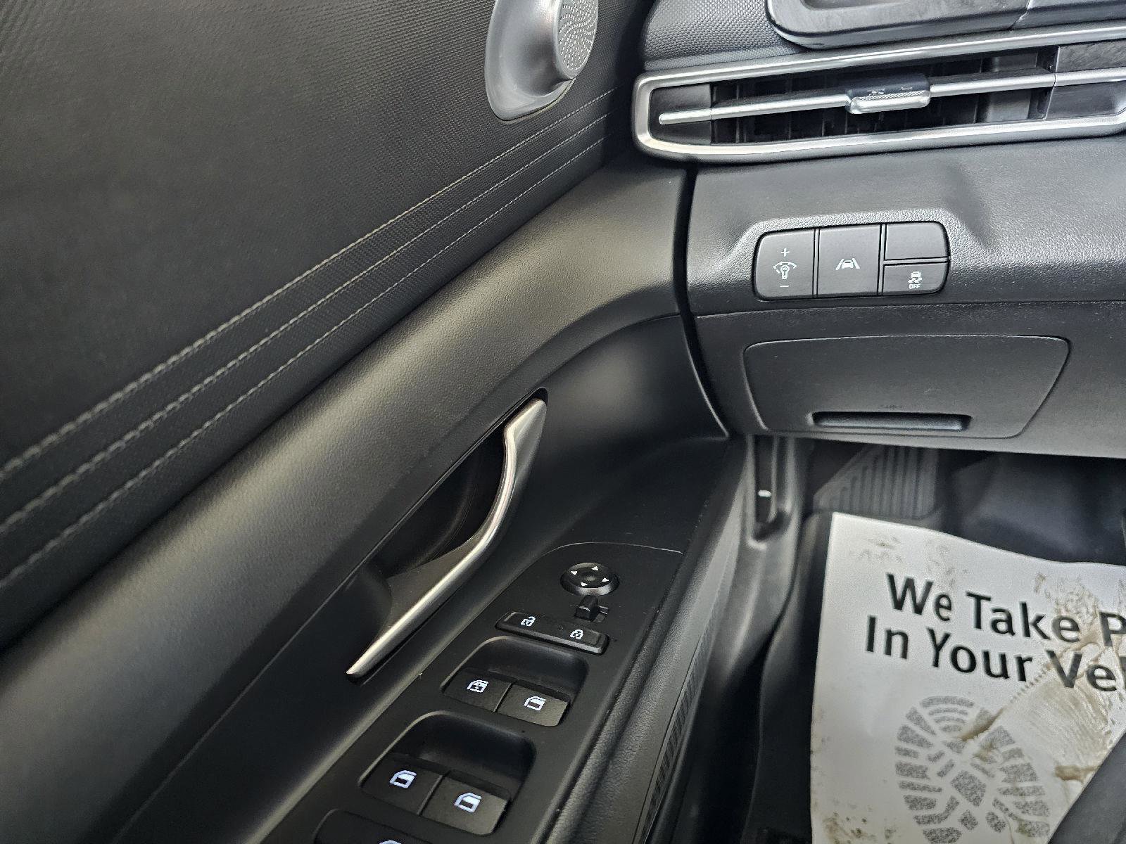 Used 2023 Hyundai Elantra SEL image 24