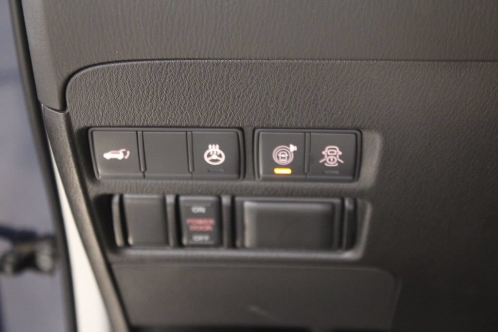 Used 2020 Nissan Armada Platinum w/ Captain's Chairs Package AWD/4WD image 24