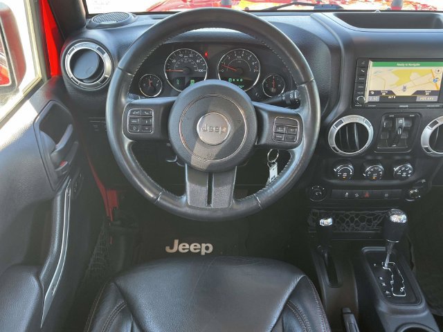 Used 2017 Jeep Wrangler Unlimited Rubicon w/ Connectivity Group AWD/4WD image 17