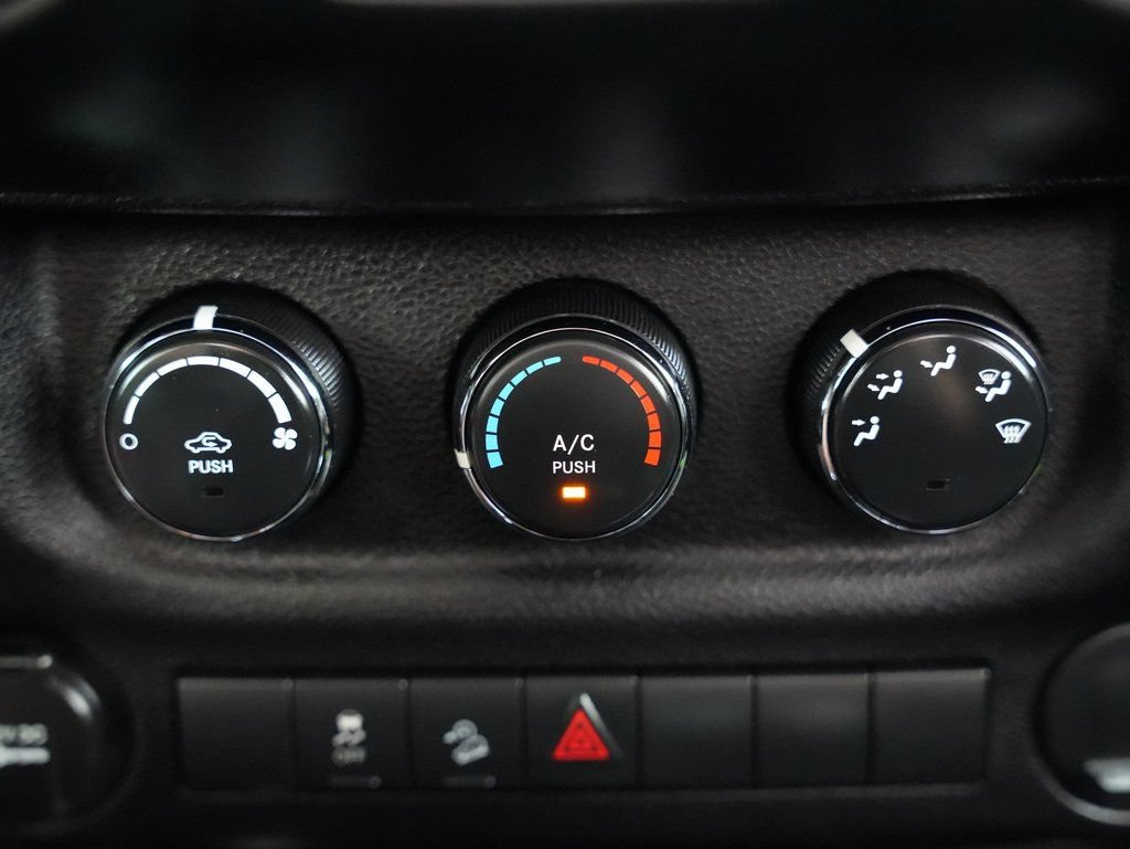 Used 2013 Jeep Wrangler Sport w/ Connectivity Group AWD/4WD image 20