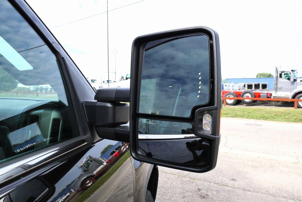 Used 2015 GMC Sierra 3500 Denali image 38