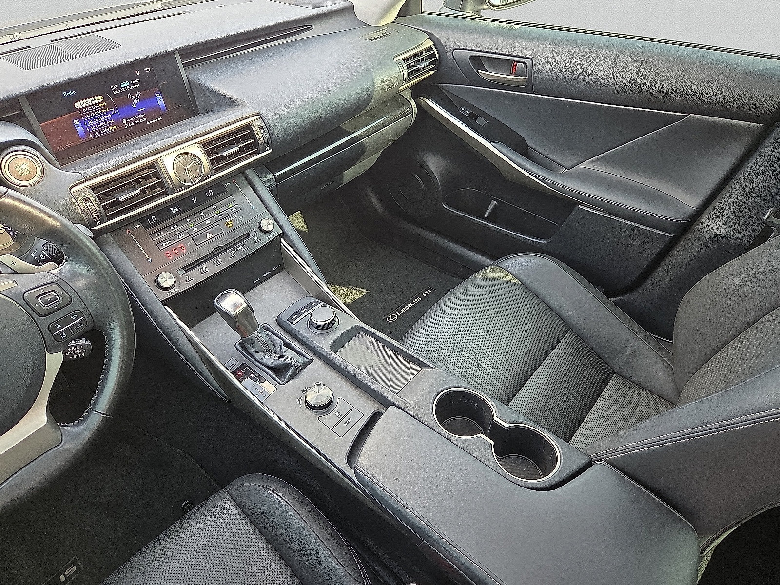 Used 2017 Lexus IS 200t RWD image 12