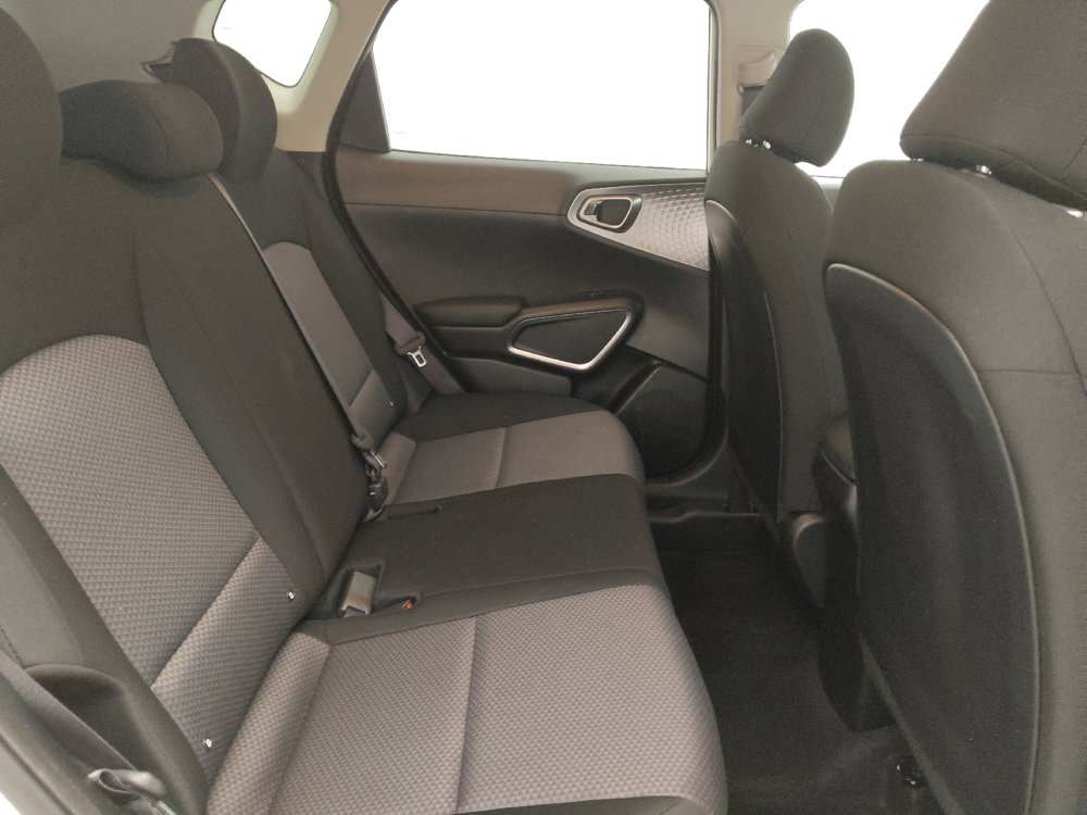 Used 2025 Kia Soul LX FWD image 19