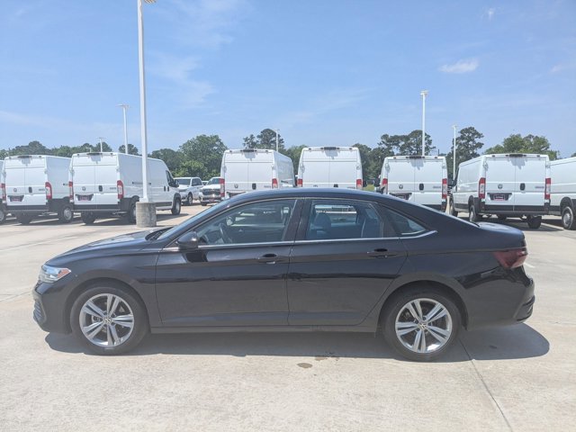 Used 2024 Volkswagen Jetta SE FWD image 10