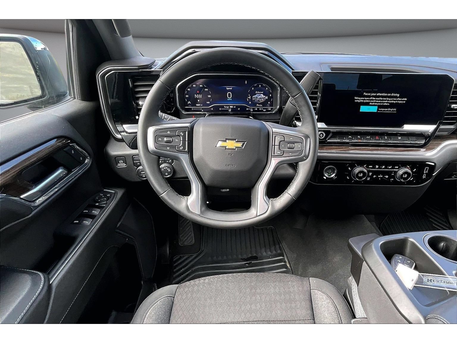 Used 2024 Chevrolet Silverado 1500 LT AWD/4WD image 7