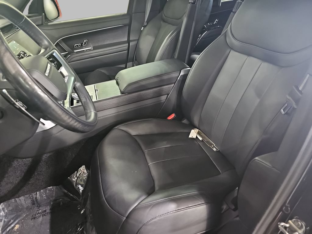 Used 2025 Land Rover Range Rover Long Wheelbase SE AWD/4WD image 18