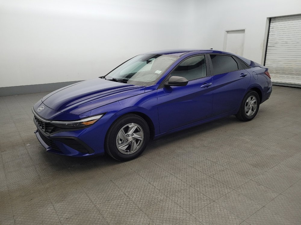 Used 2024 Hyundai Elantra SE image 2