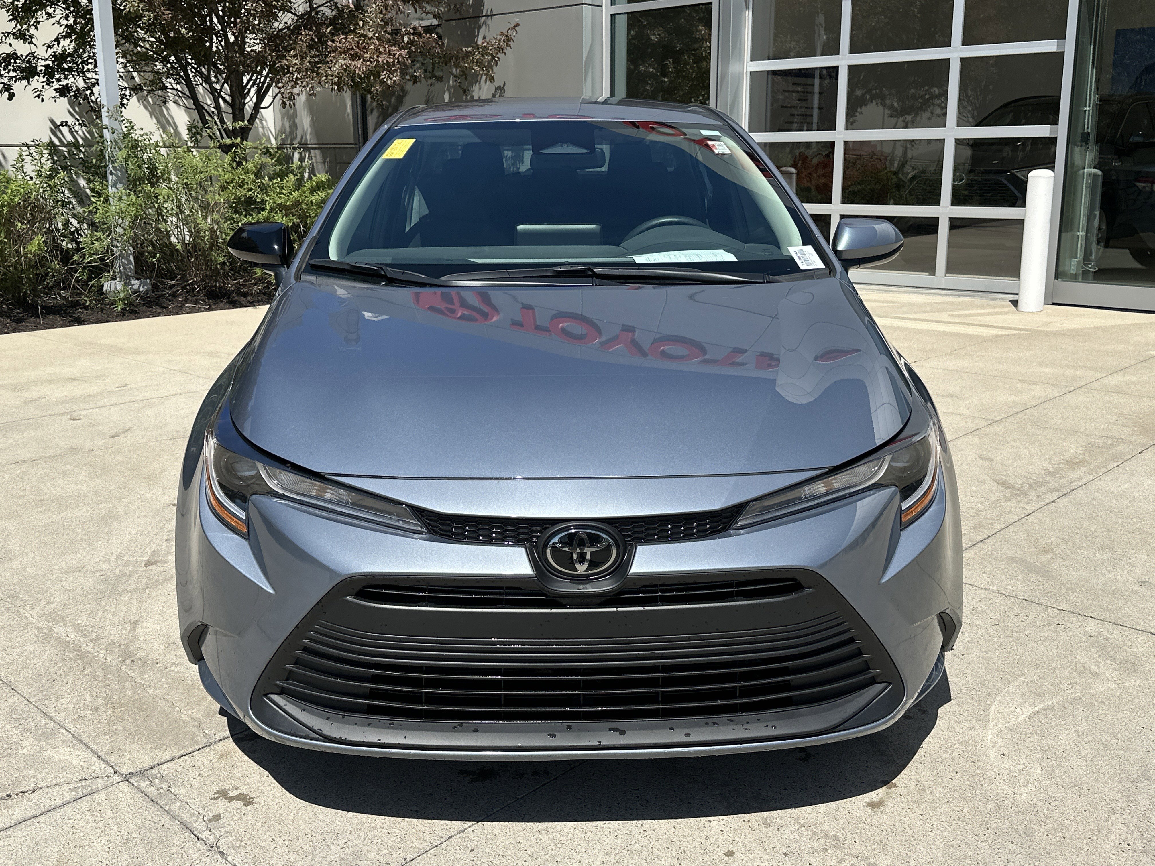 Used 2023 Toyota Corolla LE FWD image 5
