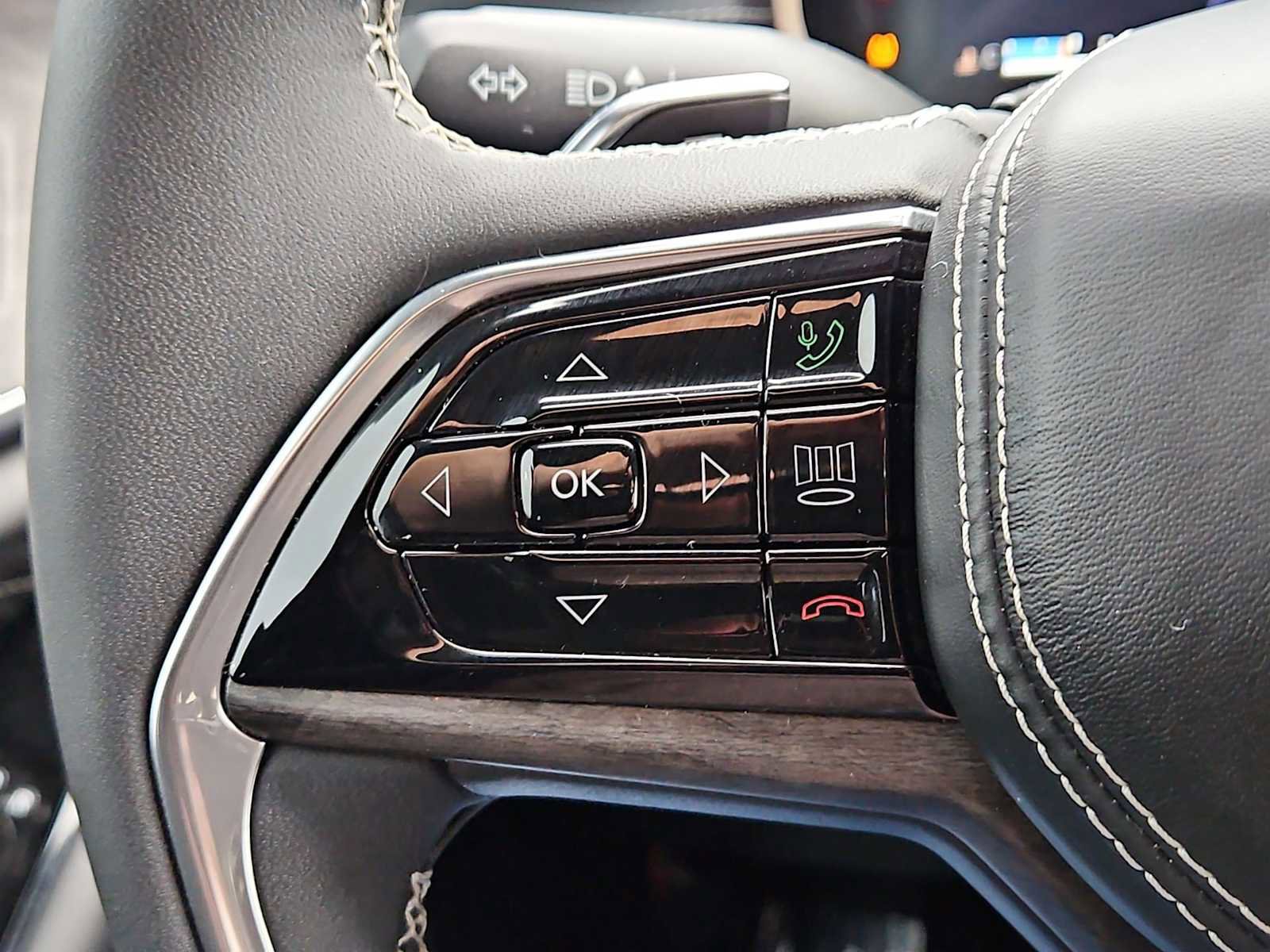 Used 2023 Jeep Grand Cherokee Overland image 41