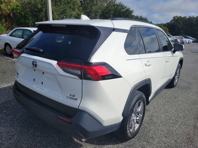 Used 2022 Toyota RAV4 LE image 10