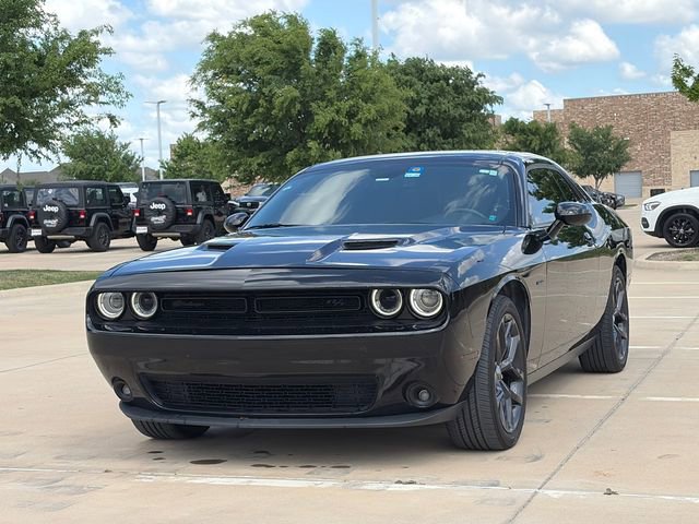 Used 2020 Dodge Challenger SXT w/ Blacktop Package image 3