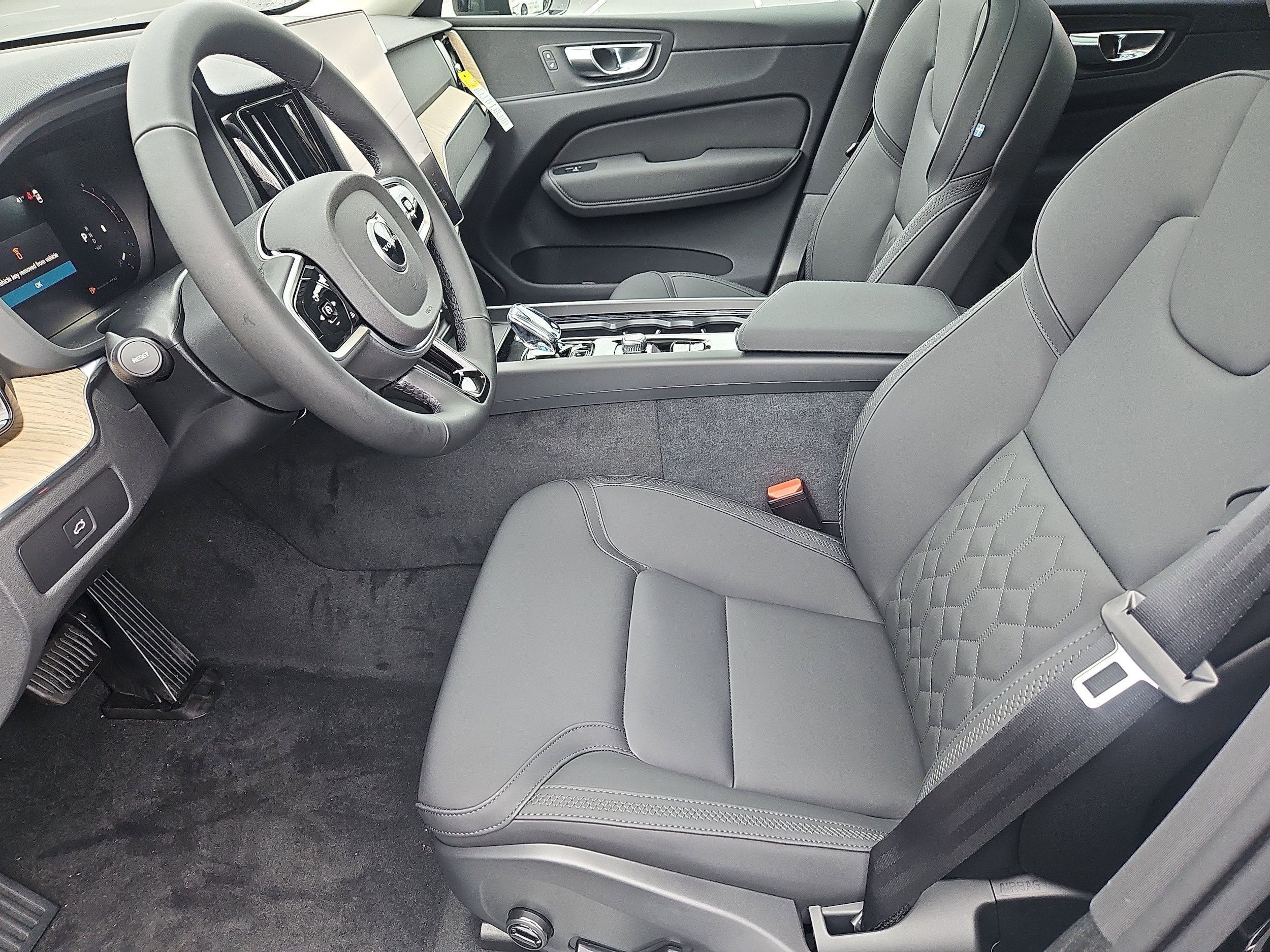New 2026 Volvo XC60 B5 Plus w/ Protection Package Premier AWD/4WD image 19