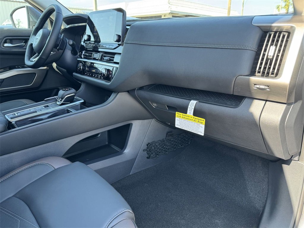 New 2025 Nissan Pathfinder Platinum w/ Lighting Package (N93) image 11
