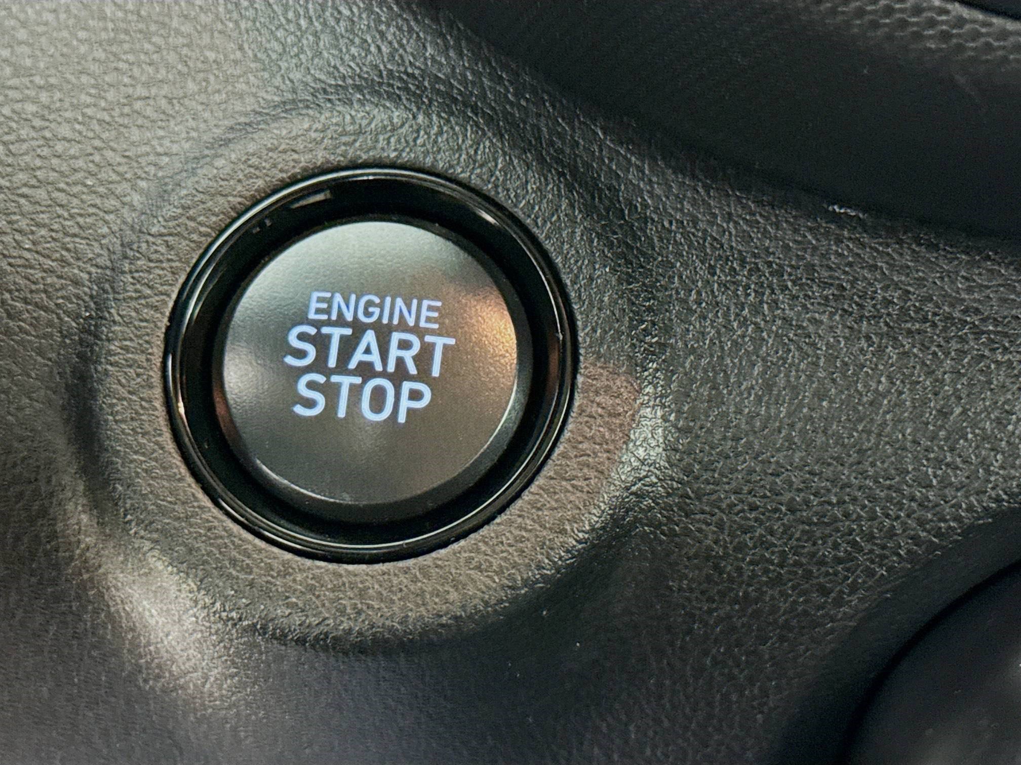 Used 2024 Hyundai Venue Limited image 19